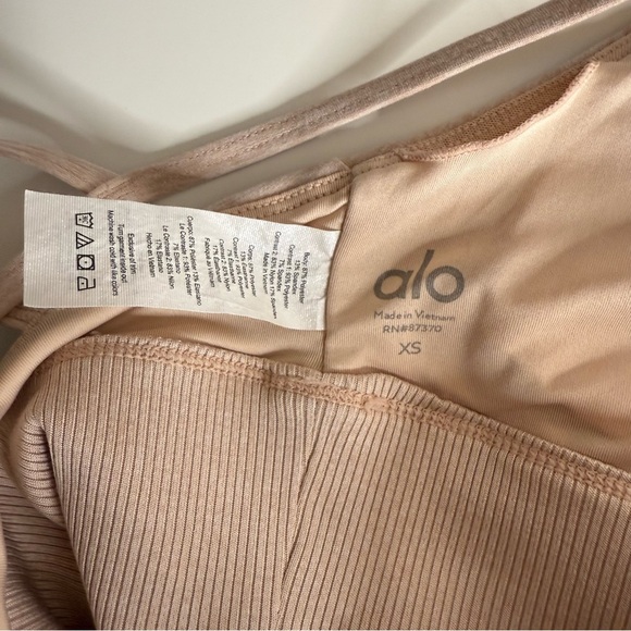 Alo Yoga - Alo Soft Pink Heathered Sports Bra XS - Picture 3 of 4